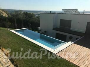 Piscina in composito 