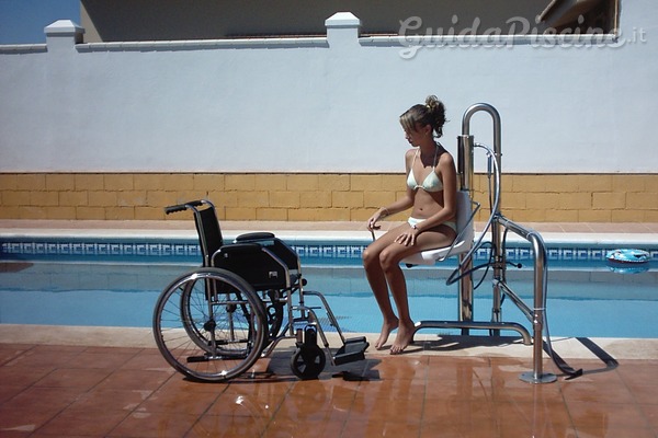 Elevatori idraulici per le piscine: libertà e sicurezza nei movimenti