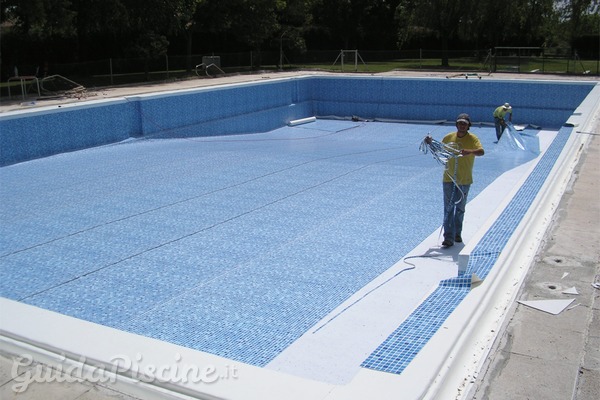 Ristrutturare la piscina costa meno che comprarne una nuova