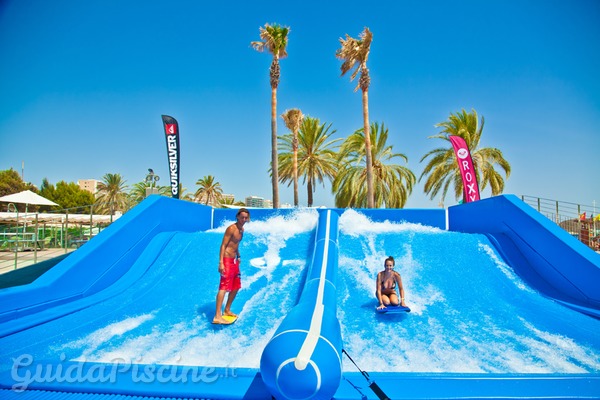 Le onde migliori si cavalcano in piscina