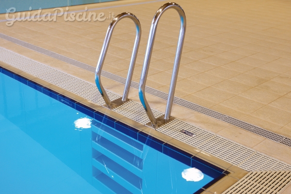 Scaletta incassata Fonte: Piscine Castiglione