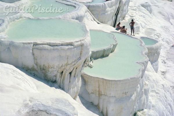 La meraviglia delle piscine naturali di Pamukkale