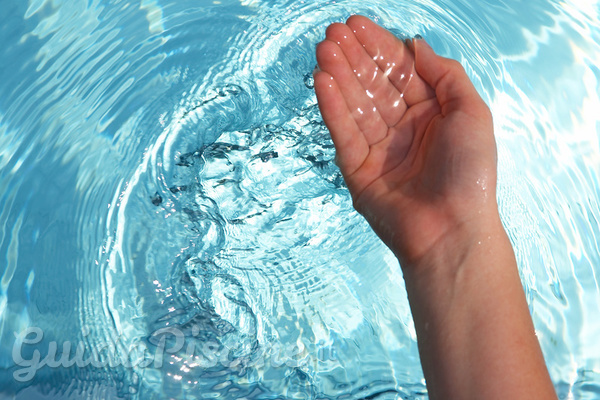 Attenzione alle infezioni da piscina!