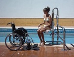 Sicurezza in piscina per le persone disabili