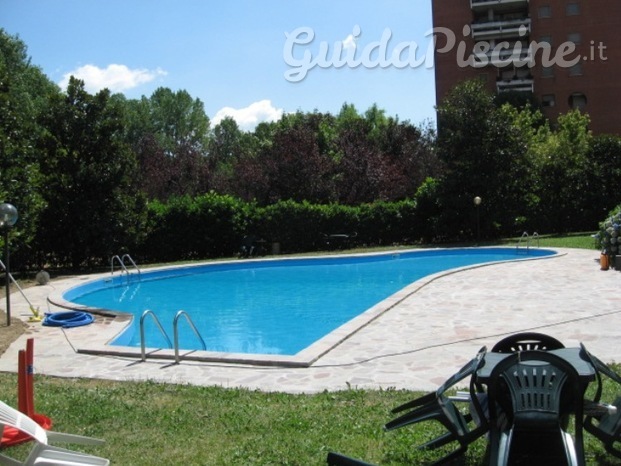 Piscina forma irregolare