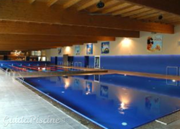 piscina pubblica