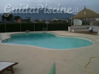 Piscina in ca a sfioro