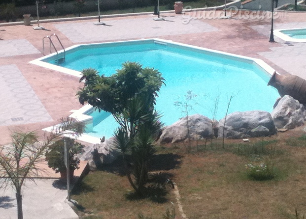 Piscina in ca a sfioro