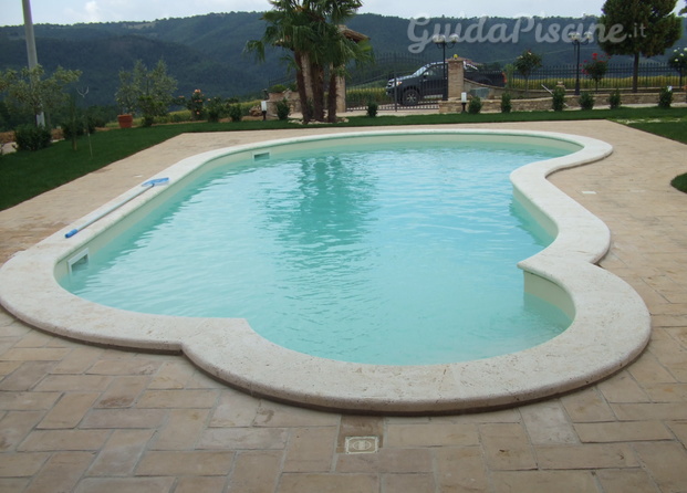 piscina forma libera