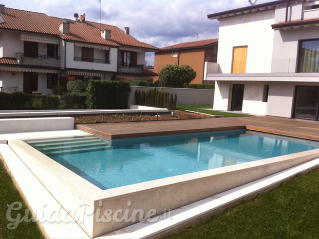 Piscina a sfioro design