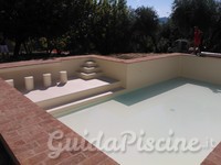 Piscina con Scala Romana