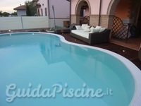 piscina a sfioro