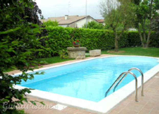 Piscina a skimmer con idromassaggio