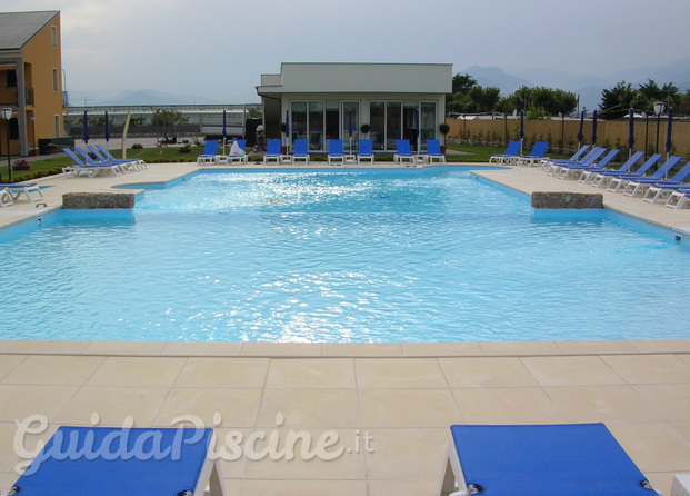 Piscina su piscina