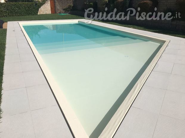 Piscina Bordo a Sfioro.jpg