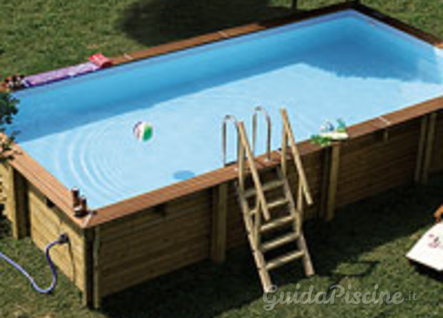 Piscina con scaletta