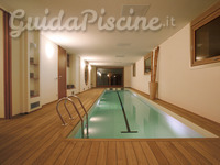 Piscina privata interna a skimmers