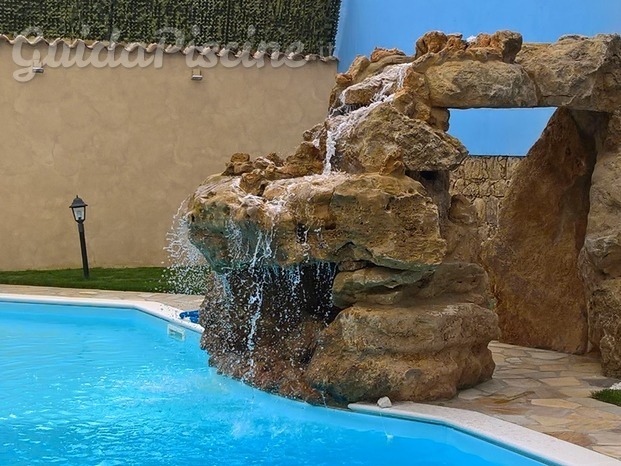 Cascata piscina pietre naturali