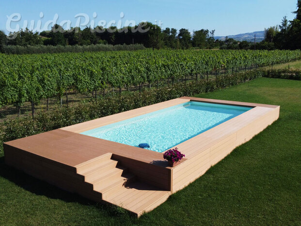 Piscina privata fuoriterra ricoperta in legno - Faenza