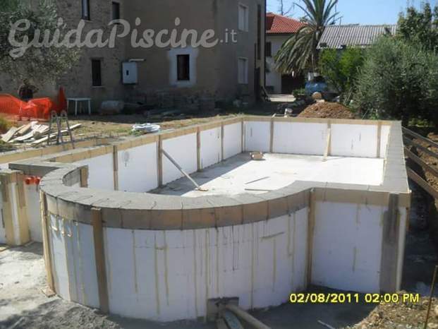 Piscina in casseri polistirene