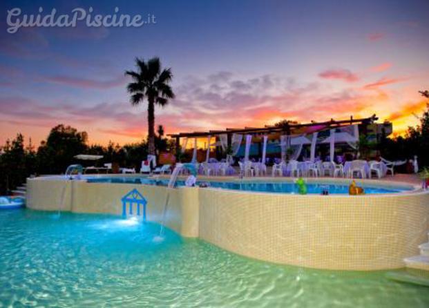 Piscina all'aperto