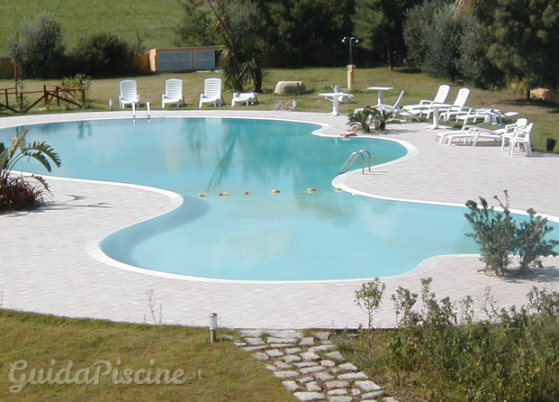 piscina sfioro