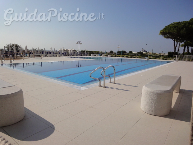 Piscina semiolimpionica