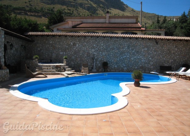 Piscina a skimmer