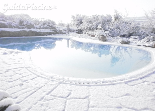 piscina bordo sfioro