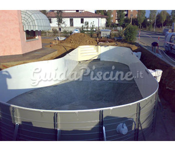 Piscina Prefabbricata Con Struttura In Acciaio Zincato